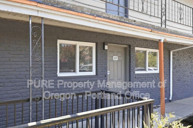 Foto del edificio - 18411 E Burnside St