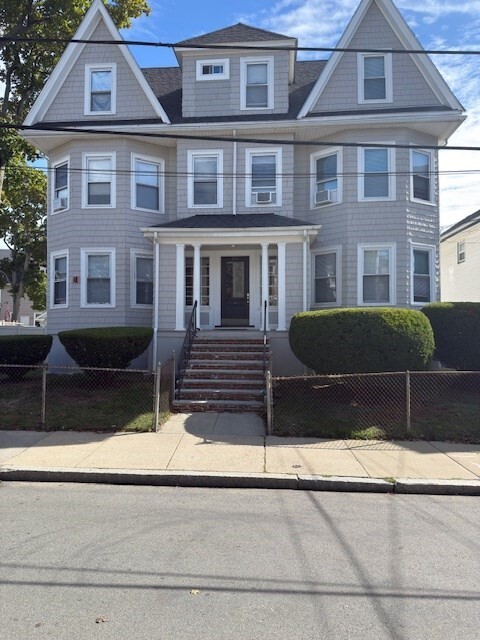 Building Photo - 115 Cedar St