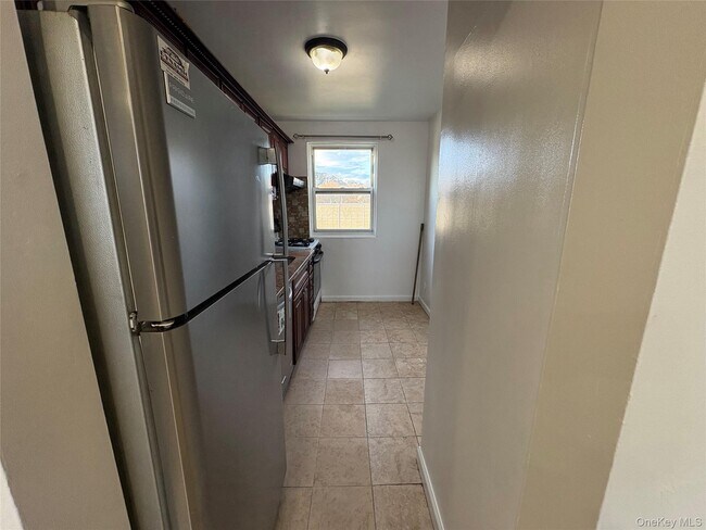 Foto del edificio - 245-39 76th Ave