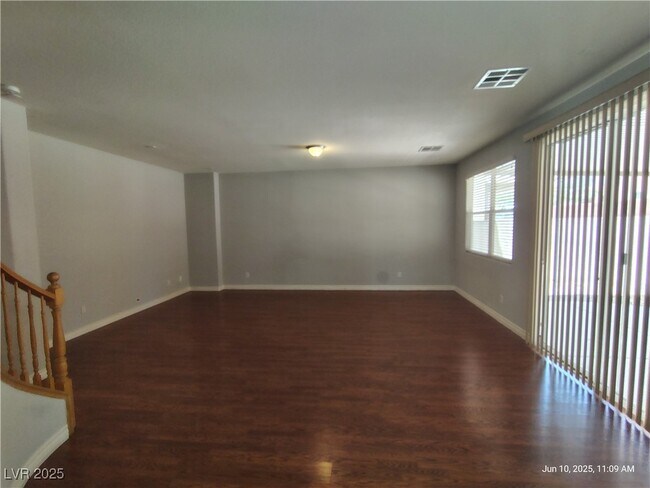 Foto del edificio - 7166 Clear Range Ave