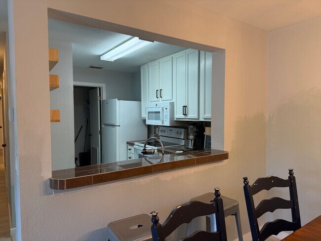 Building Photo - 3705 SW 27th St