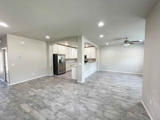 Building Photo - 4175 W Santa Maria Ln