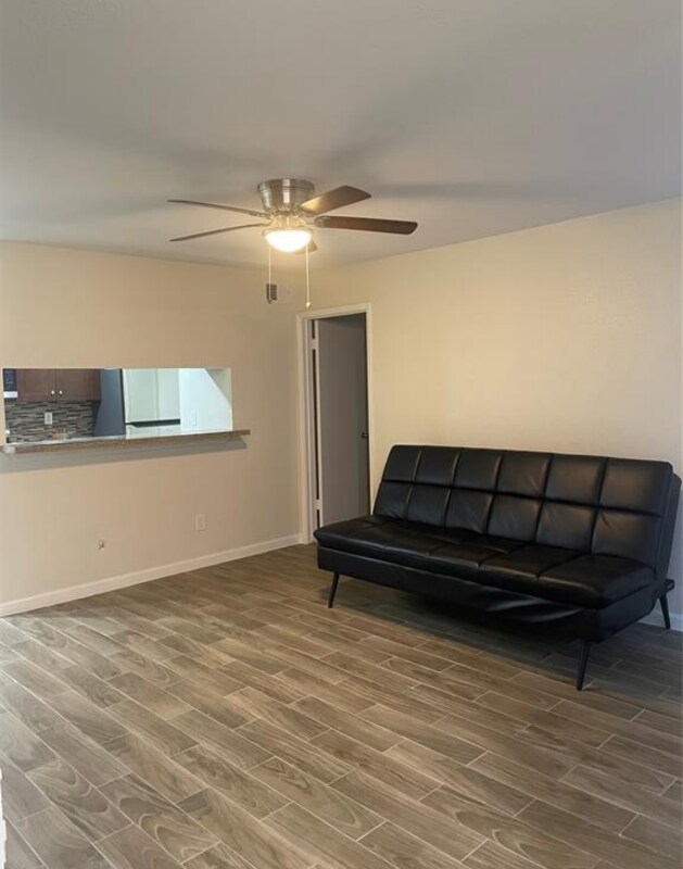 Foto del edificio - 9350 Country Creek St
