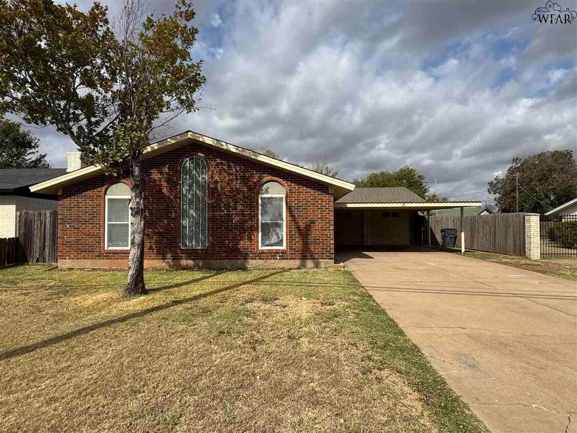 Primary Photo - 1804 Katherine Dr