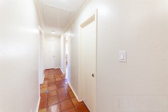 Building Photo - 22538 Market Square Ln