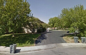 Building Photo - 1056 S 430 E