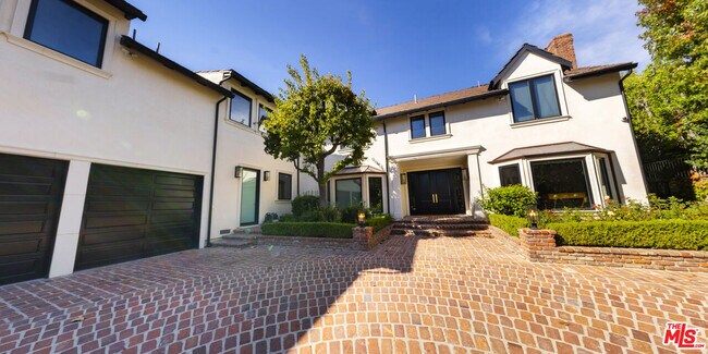 Building Photo - 15515 Collina Strada