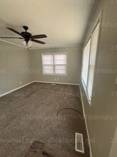 Building Photo - 518.5 W 10th Ave