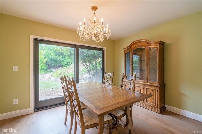 Building Photo - 5 br, 2.5 bath House - 30408 Via Victoria