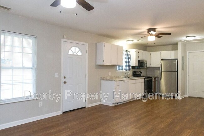 Building Photo - 4305 Cain Ave