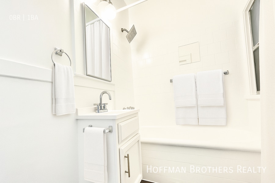 Building Photo - 913 Grattan St