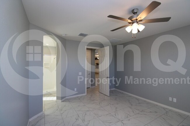 Building Photo - 2846 W New River Dr