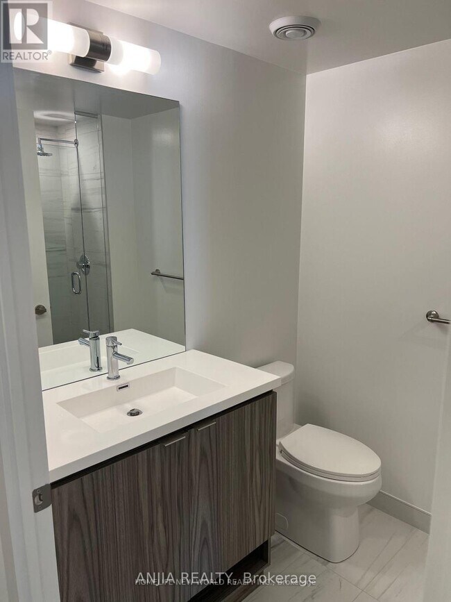 Building Photo - 55 Cooper St