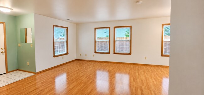 Foto del edificio - 2330 Adkins Ct