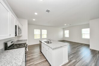 Building Photo - 10315 Malta Trce Dr