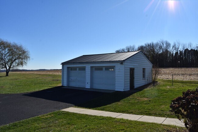 Building Photo - Single Family Home