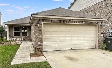 Building Photo - 222 Bermuda Lakes Dr