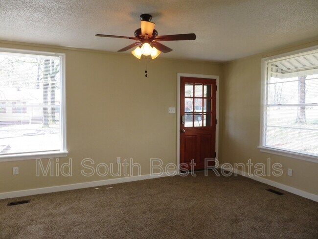 Building Photo - 2503 S Tyler St