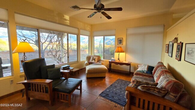 Building Photo - 14770 N Windshade Dr