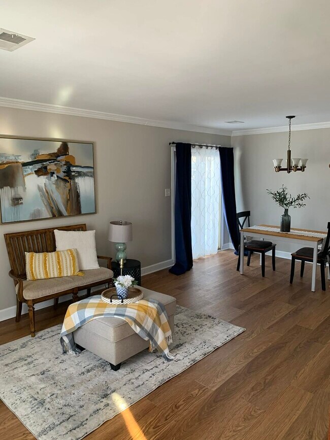 Foto del edificio - 6827 Hickory St