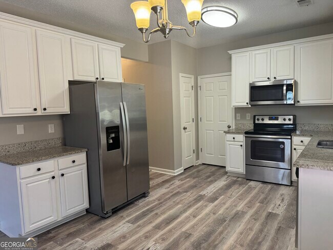 Building Photo - 4680 Ogeechee Dr