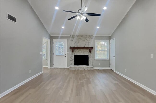 Building Photo - 1176 Golden Cir SW