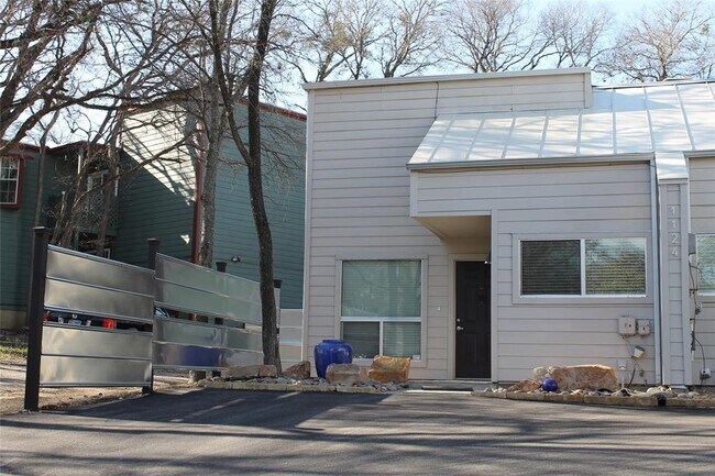 Foto del edificio - 1124 Bluebonnet Ln