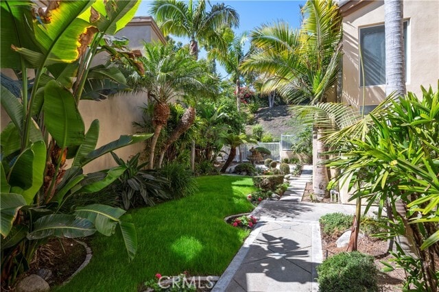 Foto del edificio - 21015 Tomlee Ave