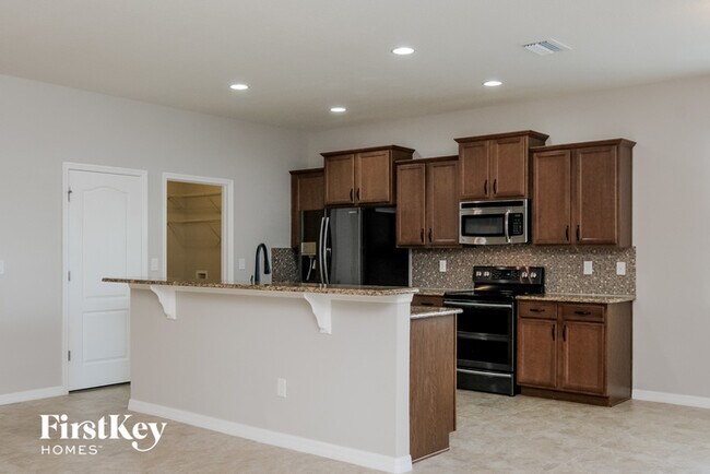 Foto del edificio - 3440 Summit Ln