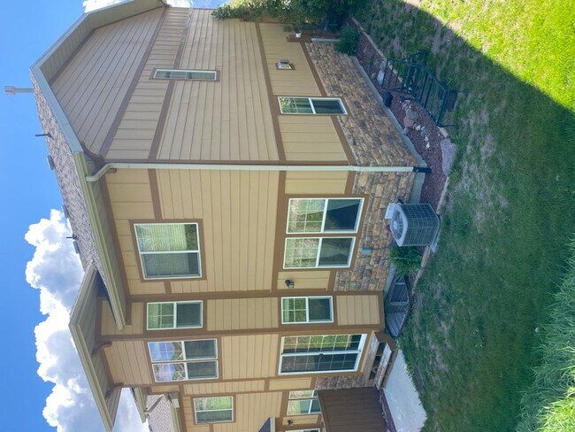 Foto del edificio - 14772 Deer Park Ln