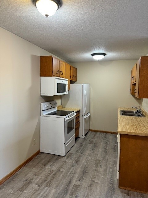 Kitchen - 9141 Highway 55
