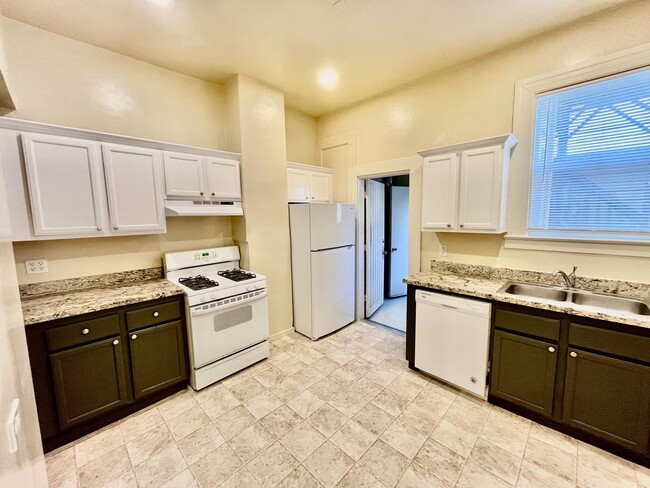 Foto del edificio - Webster St. Apts. (755-759)