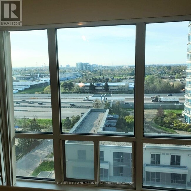 Building Photo - 8 Lee Centre Dr