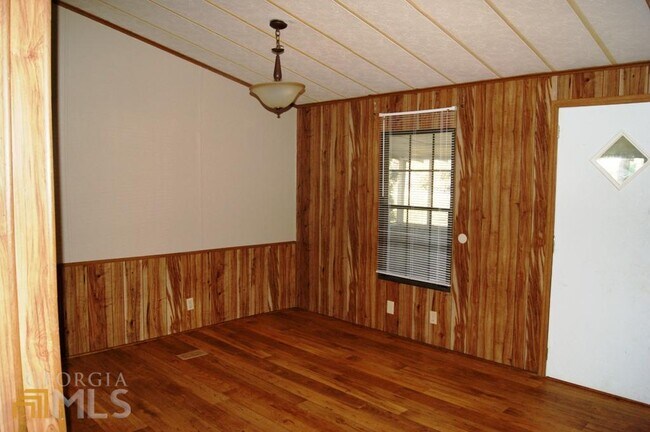 Building Photo - 236 Duck Rd