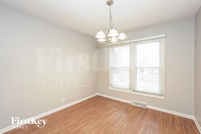 Building Photo - 644 N Ashbury Ave