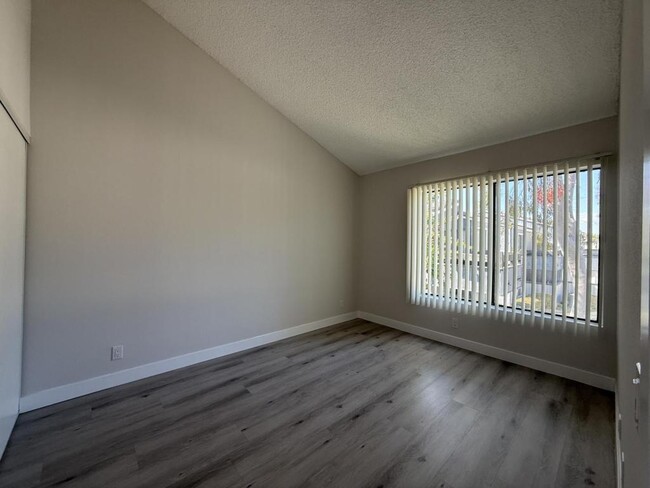 Foto del edificio - 110 N Richmont Dr