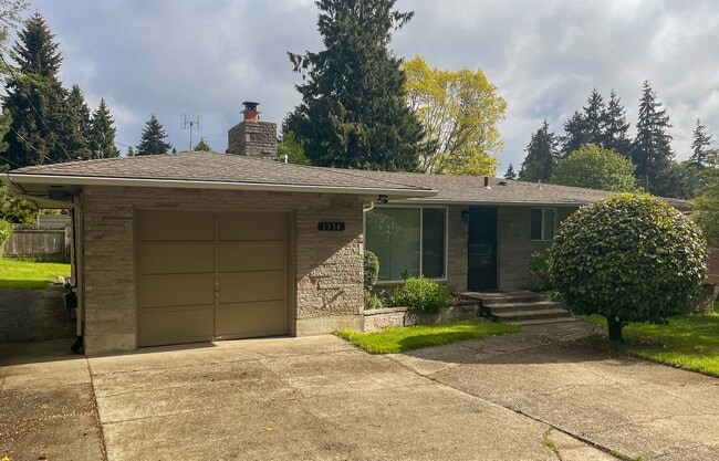 Building Photo - 1334 N 180th St