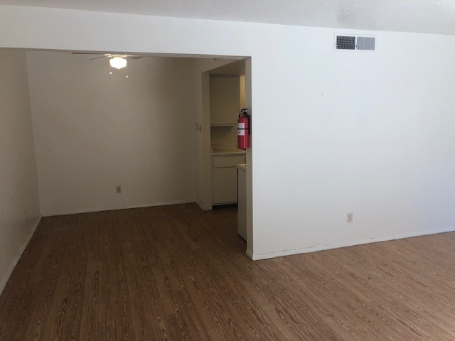 Building Photo - Spacious 2 bedroom with attached garage!