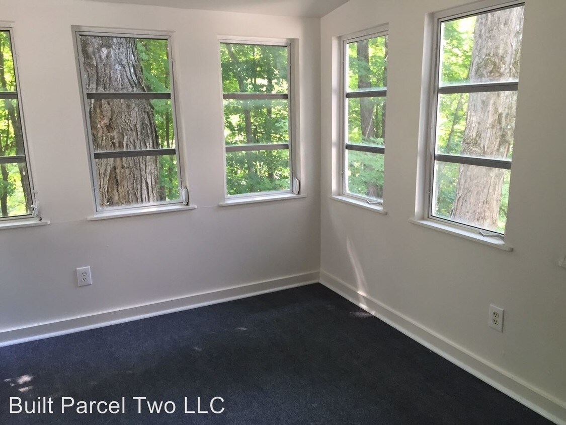 Primary Photo - 12 Arbor Hill Dr