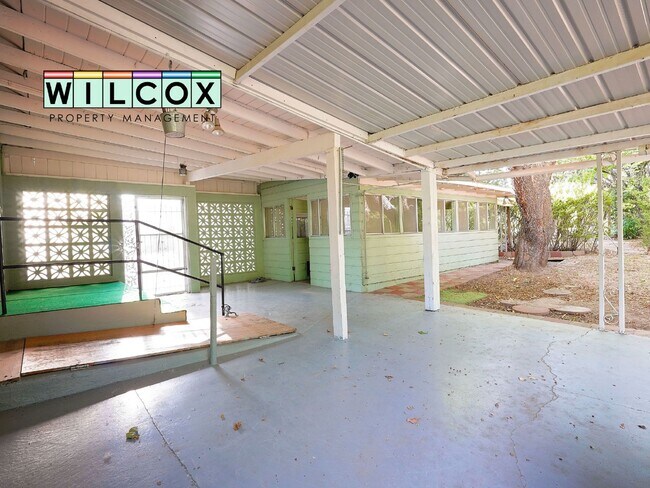 Building Photo - Executive, Fully Furnished Rental Property