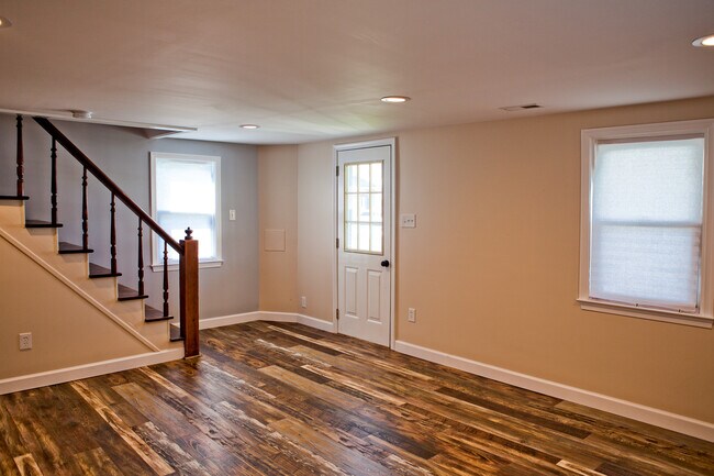 Building Photo - 208 Roberts Mill Rd