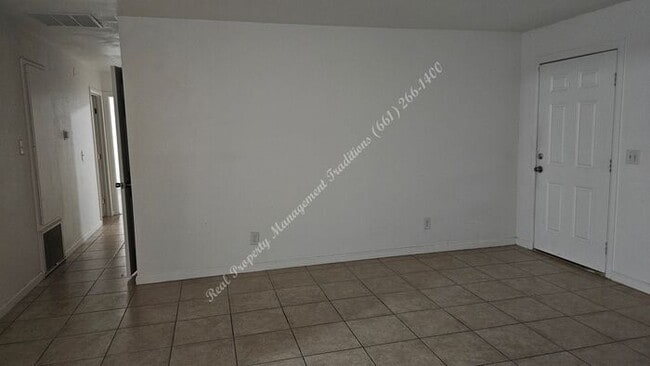 Foto del edificio - *** Please call us @ 661-266-1400 for information on availability, showings and applications proc...