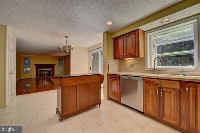 Foto del edificio - 12246 Westwood Hills Dr