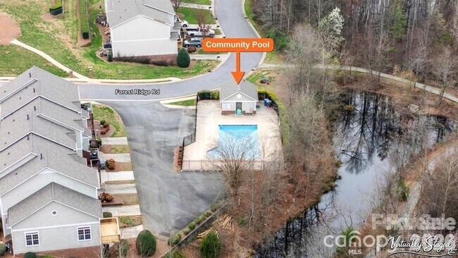 Foto del edificio - 125 Forest Ridge Rd
