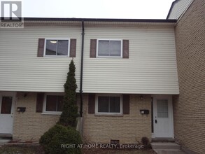 Building Photo - 211 Veronica Dr