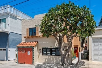 Building Photo - 832 Cypress Ave