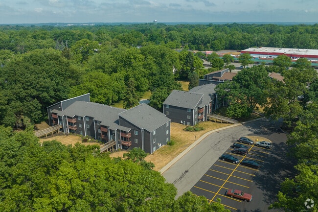 Building Photo - Leonard East Apartments