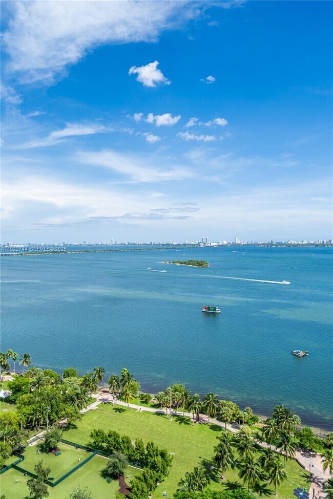 Building Photo - 488 NE 18th St