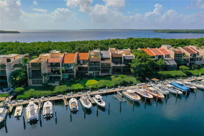 Foto del edificio - 5990 Paradise Point Dr