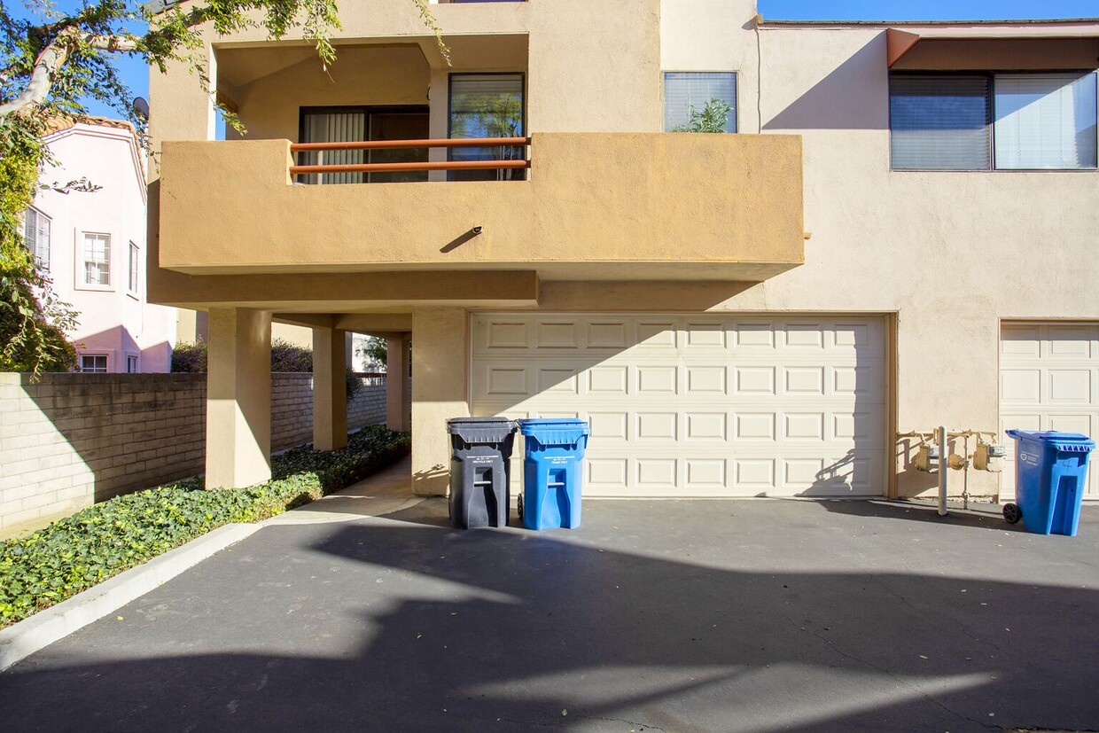 Primary Photo - 4273 Las Virgenes Rd